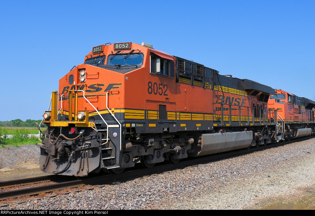 BNSF 8052